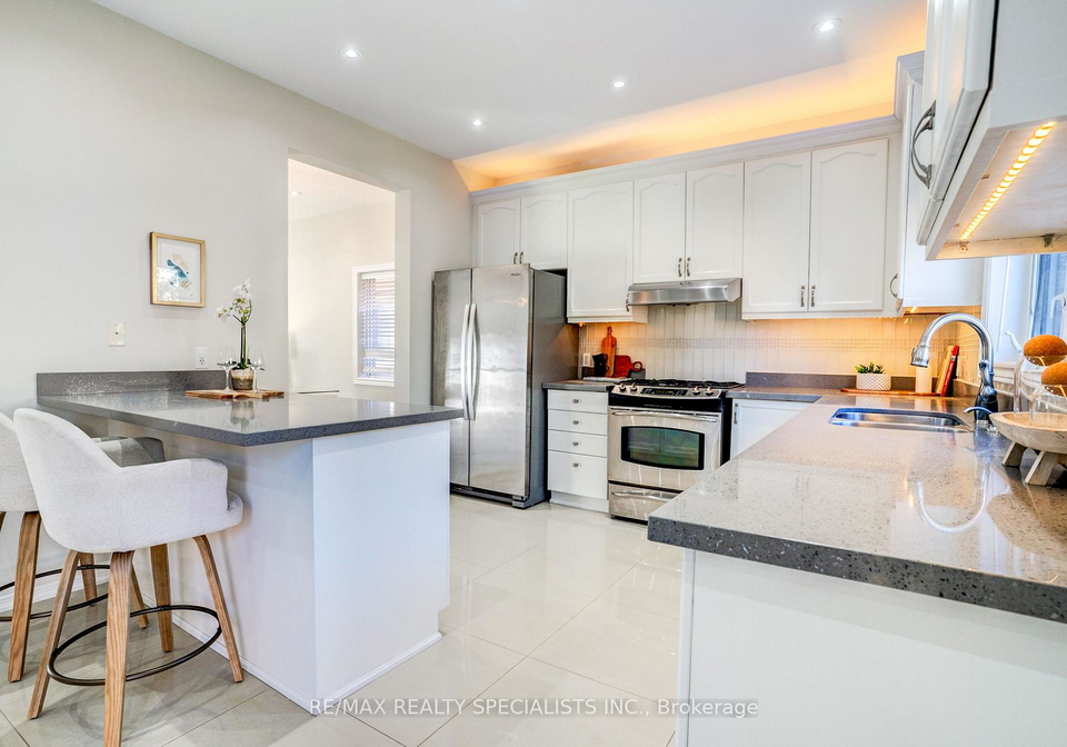 7-kingspoint-circle-hamilton-ontario-x13832302