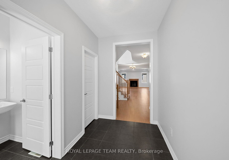32-escallonia-court-ottawa-ontario-x13832864
