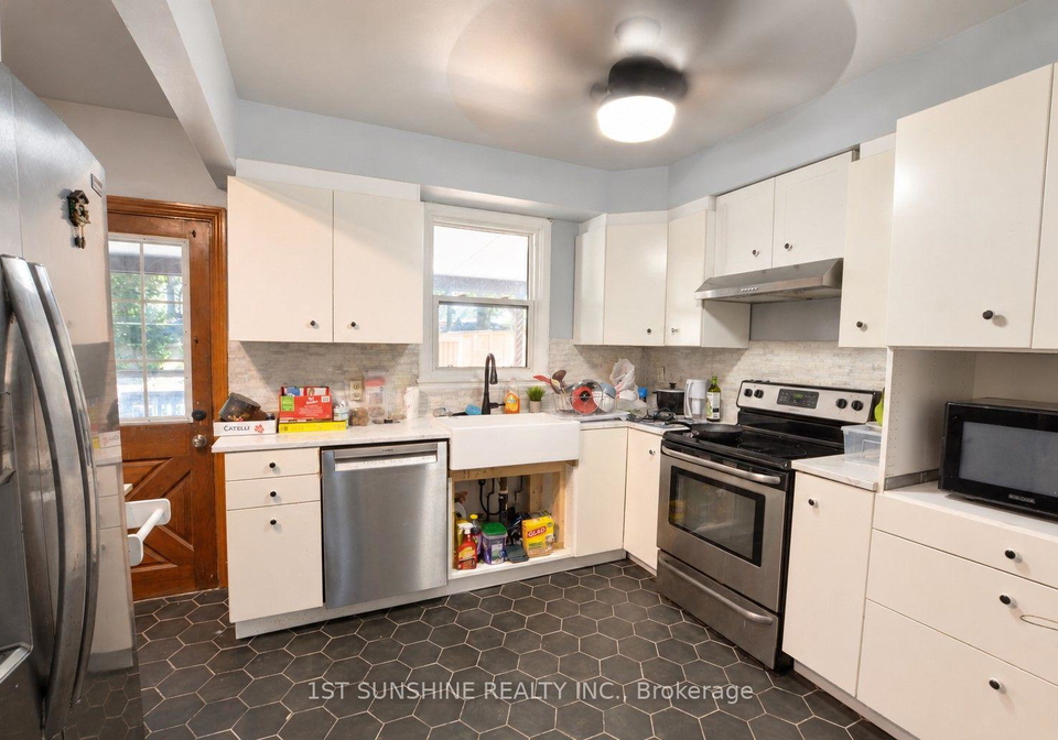 22-parkside-drive-hamilton-ontario-x13833374