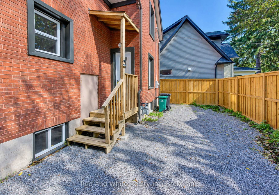18-miehm-place-kitchener-ontario-x13833506