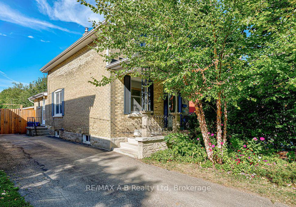54-mcnab-street-s-stratford-ontario-x13833574