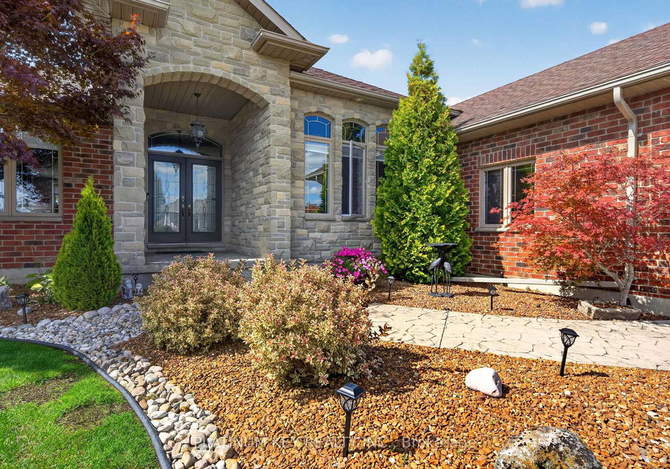 9-ronald-bloore-drive-sarnia-ontario-x13834226