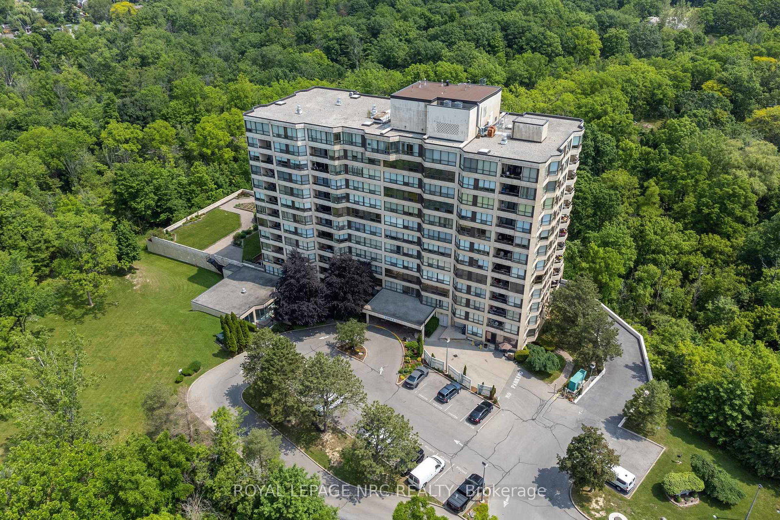 3-towering-heights-boulevard-st-catharines-ontario-x13834260