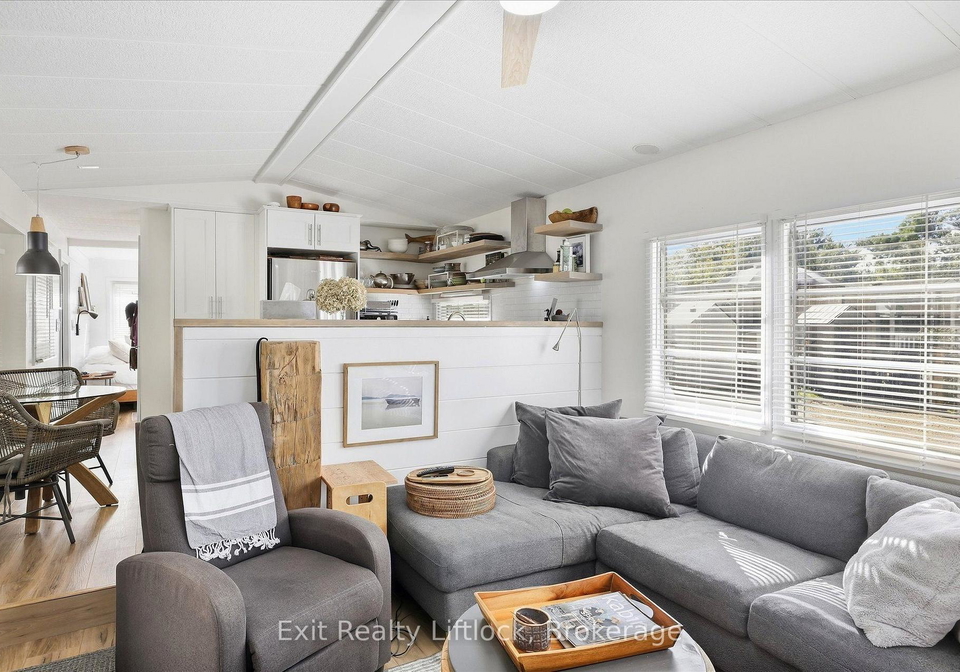 2560-westview-road-selwyn-ontario-x13835182