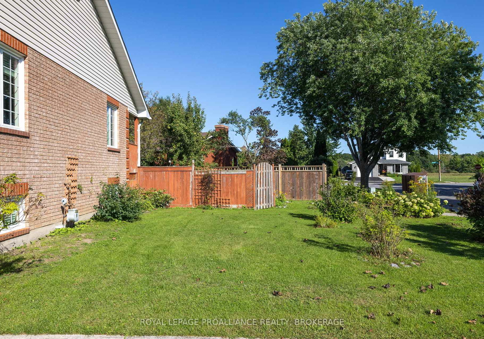 662-millbrook-crescent-kingston-ontario-x13835236