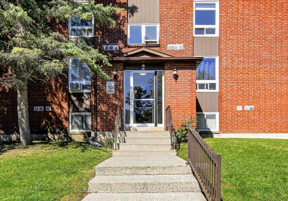 2-charlotte-place-brockville-ontario-x13835442