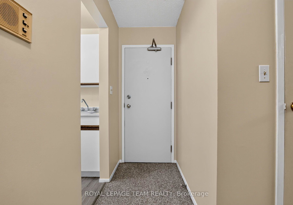 2-charlotte-place-brockville-ontario-x13835442
