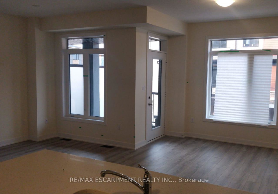 590-north-service-road-e-hamilton-ontario-x13835810