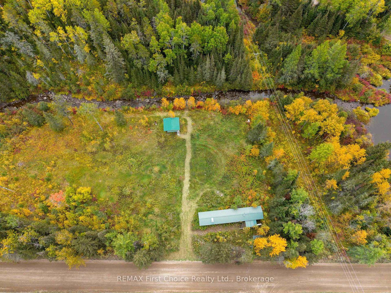 470-auto-road-thunder-bay-remote-area-ontario-x13835872