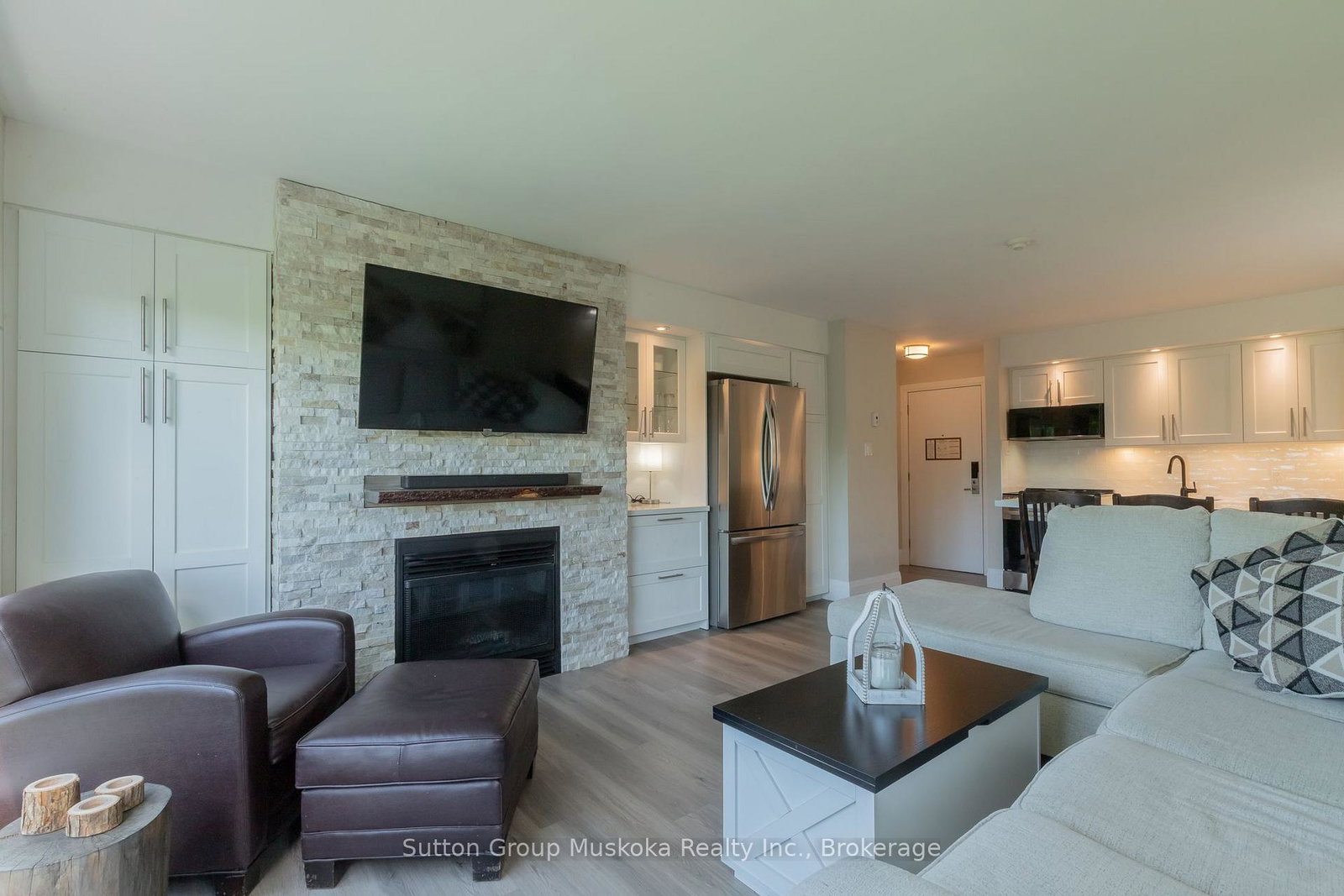 305-deerhurst-summit-lodge-drive-huntsville-ontario-x13836440