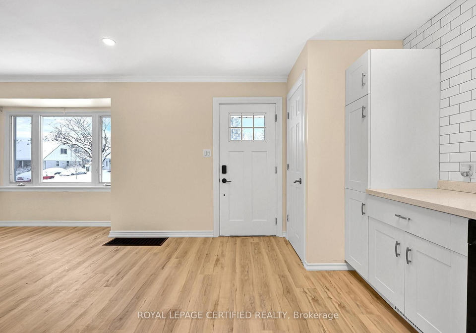 372-flanders-row-e-london-east-ontario-x13836636