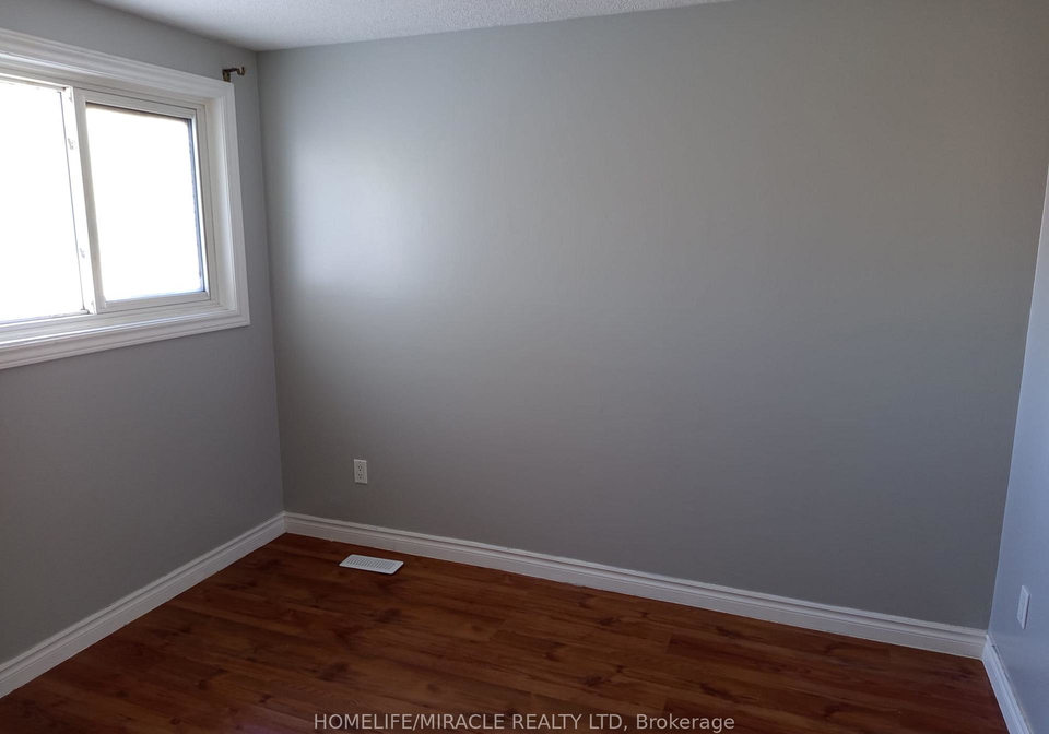 123-mooregate-crescent-kitchener-ontario-x13836980