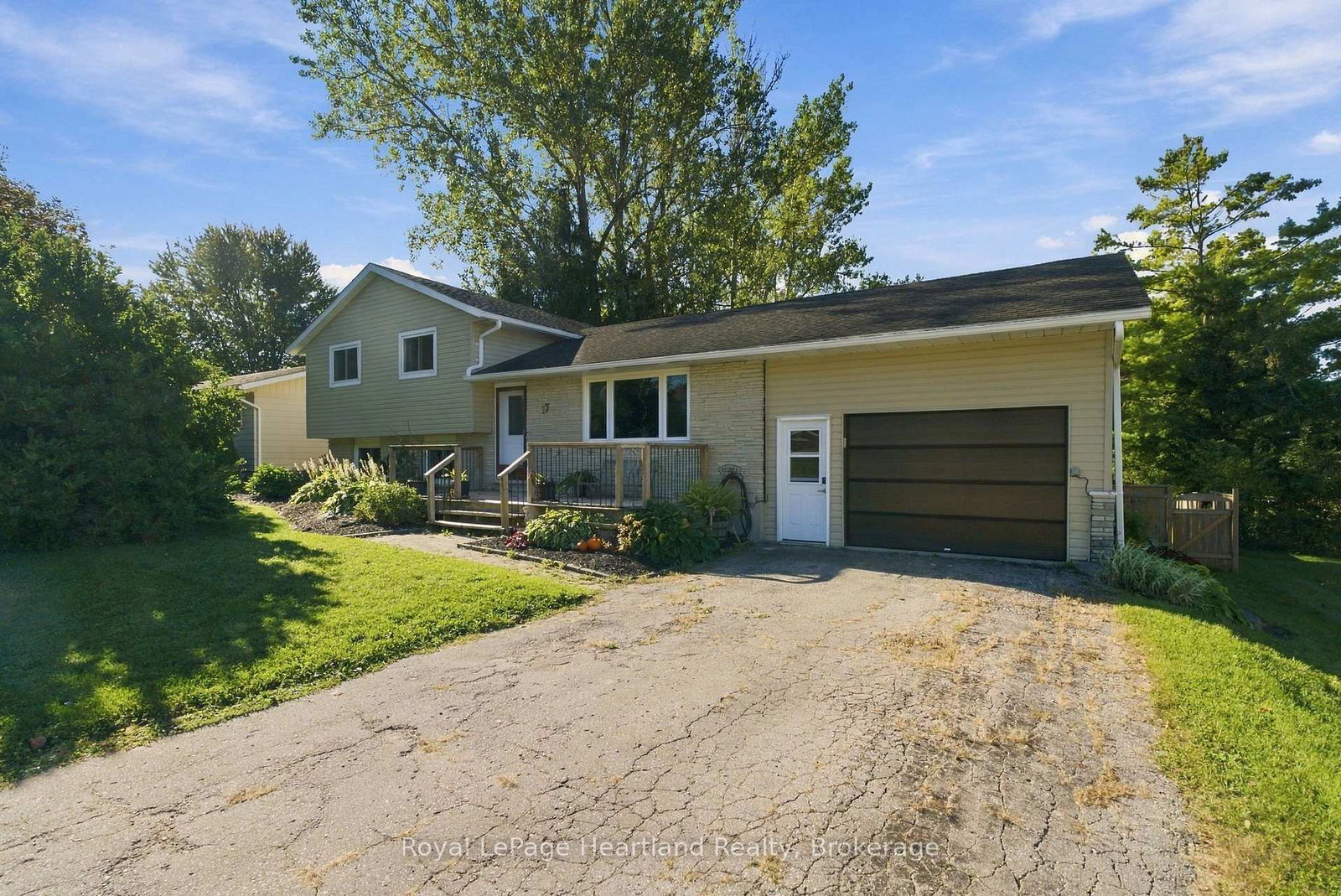 17-mccrea-street-morris-turnberry-ontario-x13839702