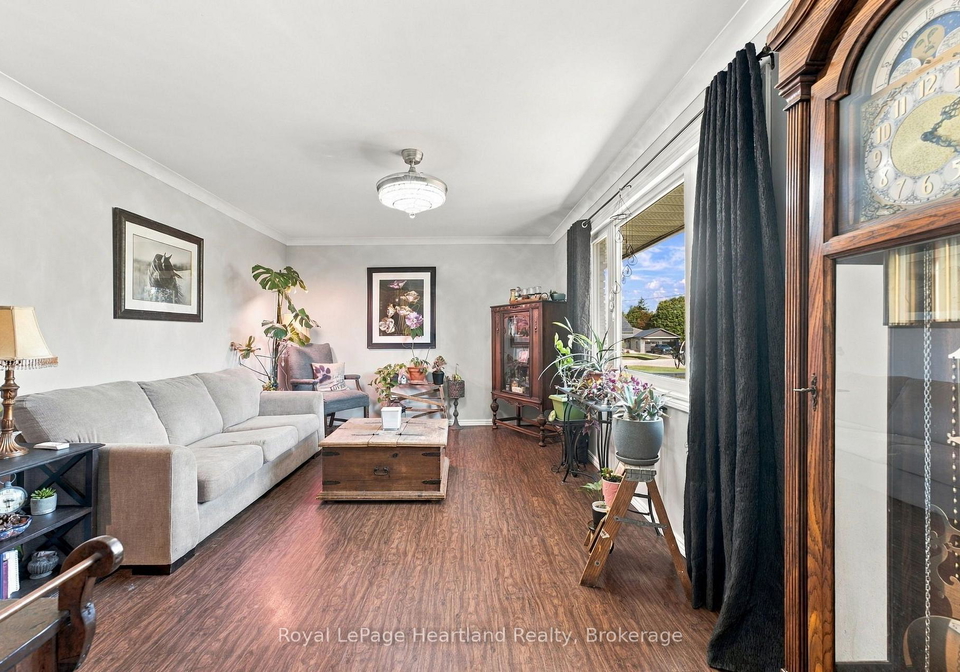 17-mccrea-street-morris-turnberry-ontario-x13839702