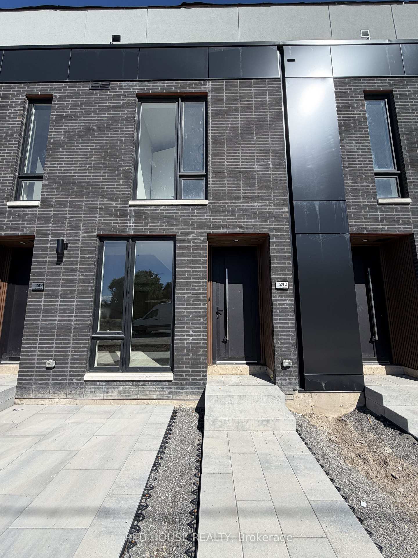 240-ellis-avenue-st-catharines-ontario-x13840910