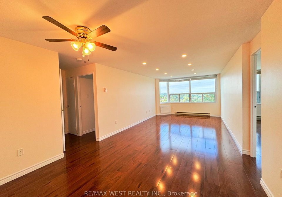 55-green-valley-drive-waterloo-ontario-x13841016