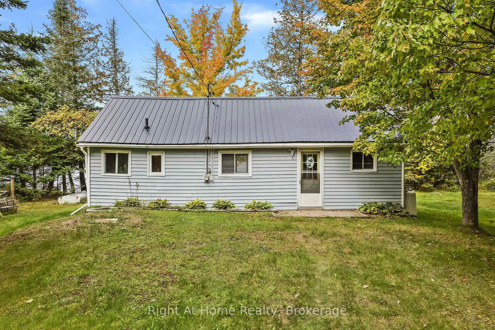 25-snow-lk-lane-wollaston-ontario-x13841184