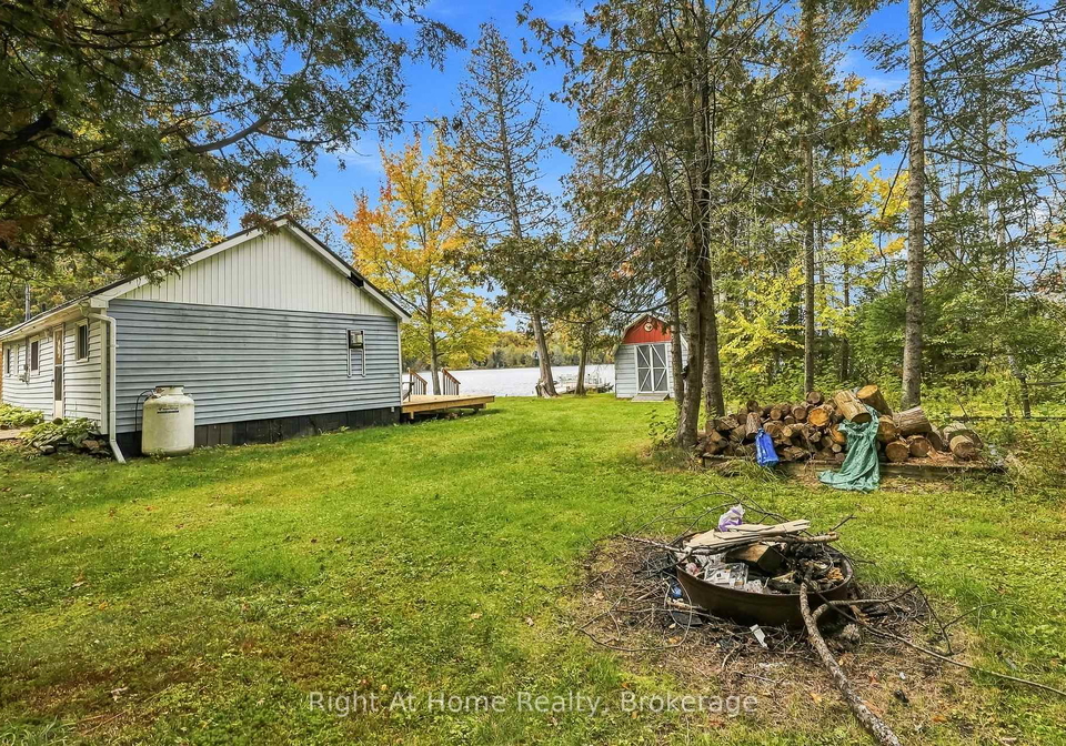 25-snow-lk-lane-wollaston-ontario-x13841184
