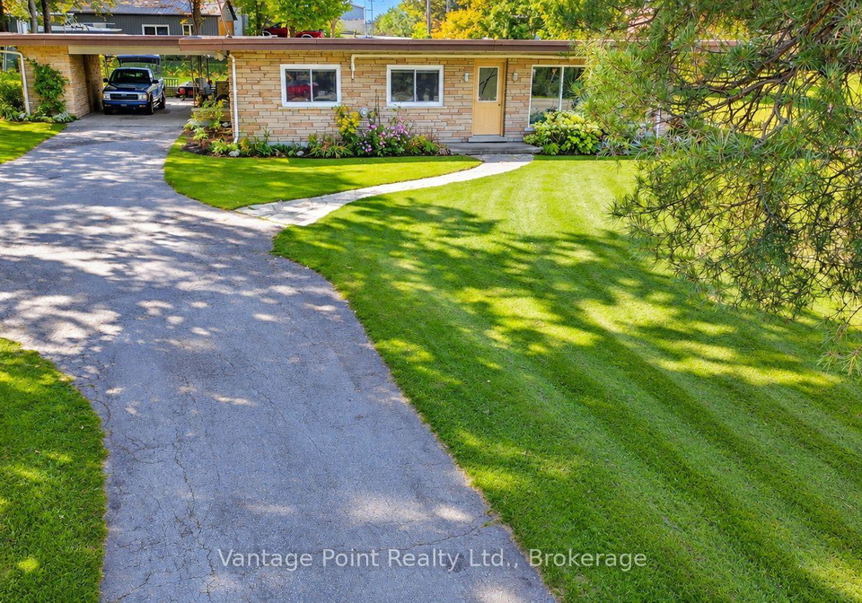 317048-6-10-highway-chatsworth-ontario-x13841728