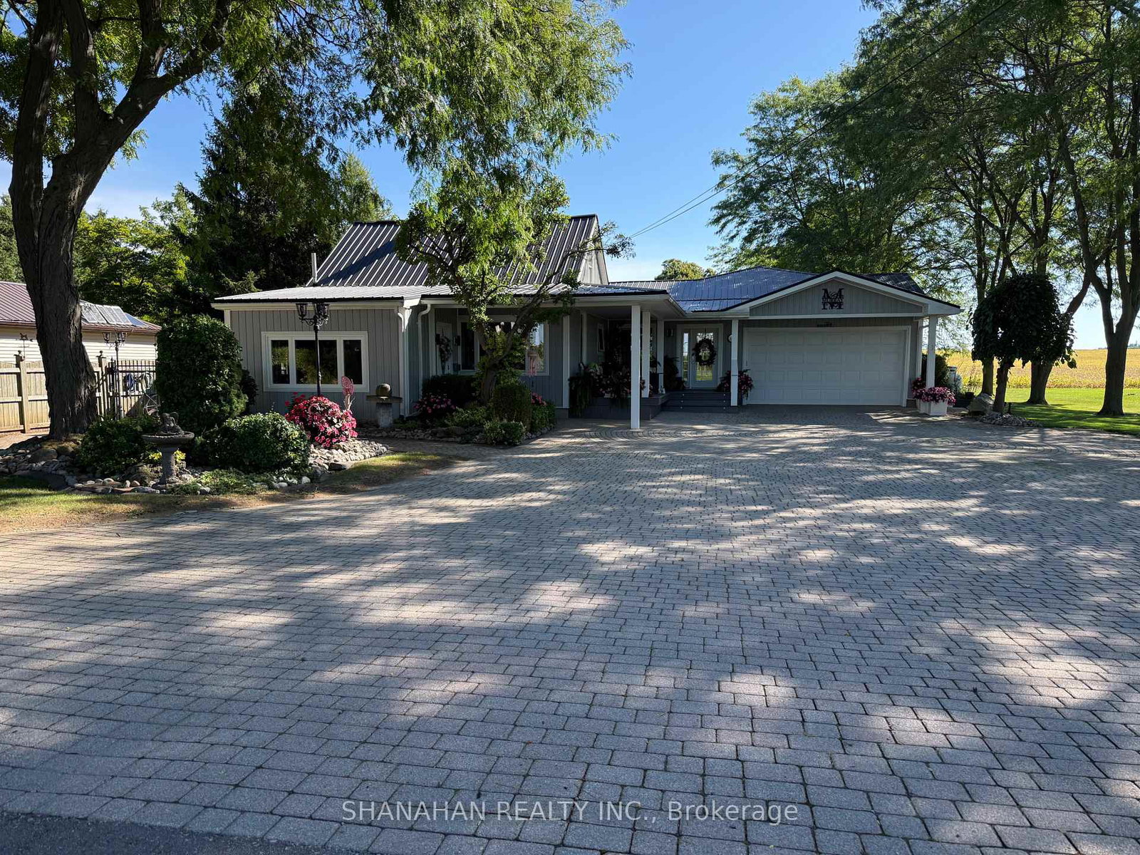 7304-richmond-street-lambton-shores-ontario-x13841732