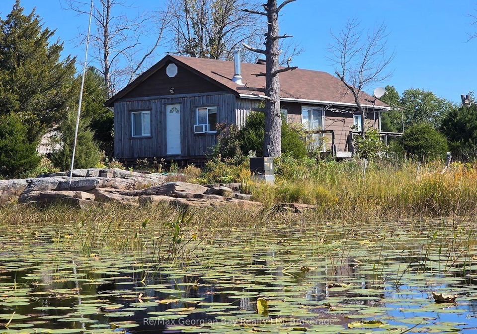 380-2-island-georgian-bay-ontario-x13841908