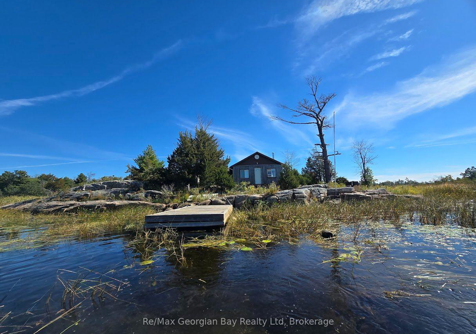 380-2-island-georgian-bay-ontario-x13841908