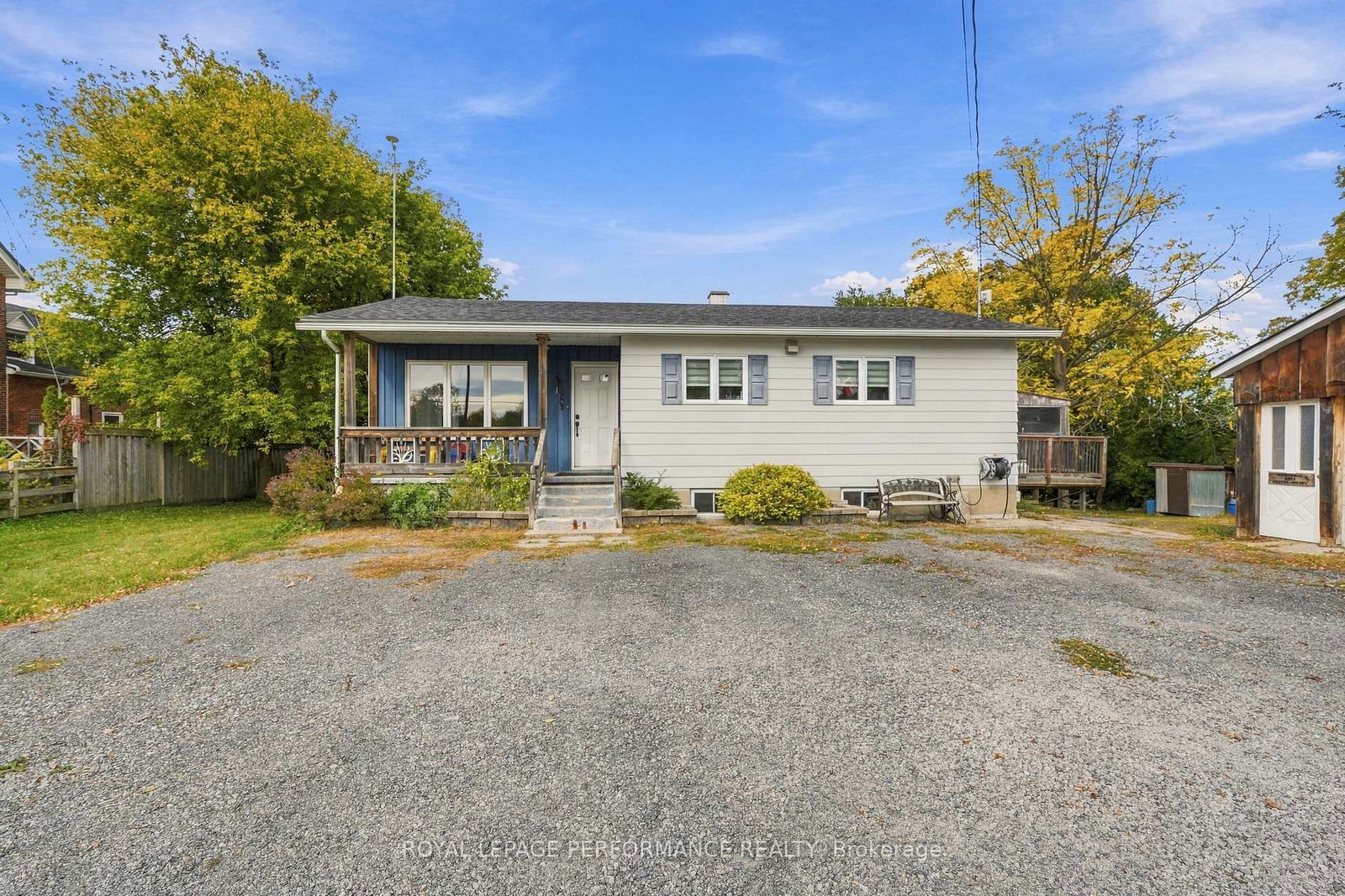 4126-34-highway-champlain-ontario-x13842630