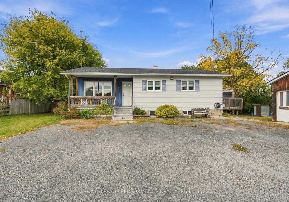 4126-34-highway-champlain-ontario-x13842630