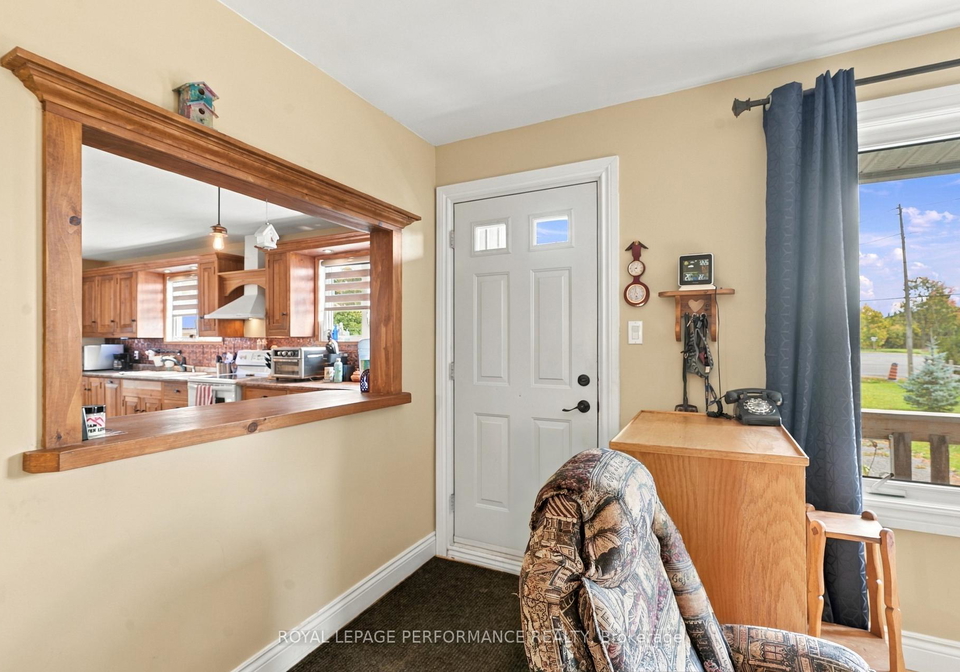 4126-34-highway-champlain-ontario-x13842630