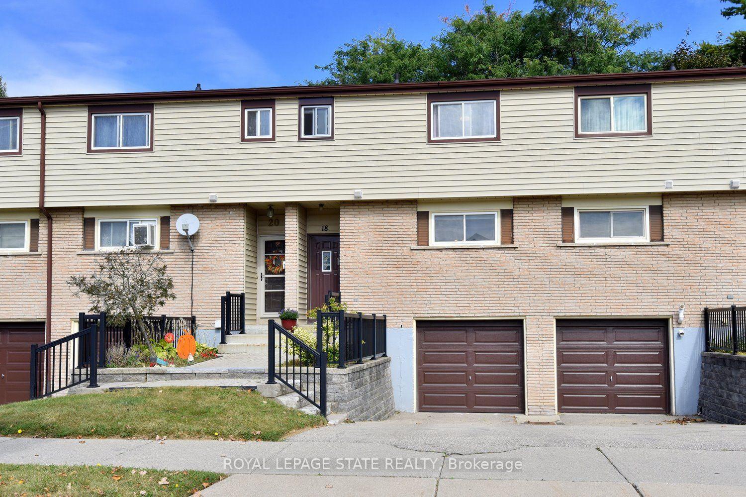 18-claudette-gate-hamilton-ontario-x13843036