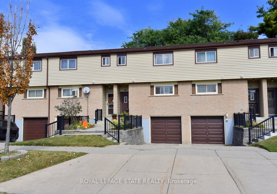 18-claudette-gate-hamilton-ontario-x13843036
