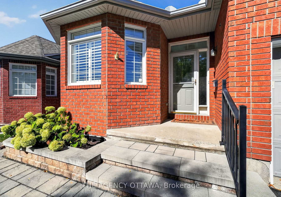 111-bartlett-private-ottawa-ontario-x13843488