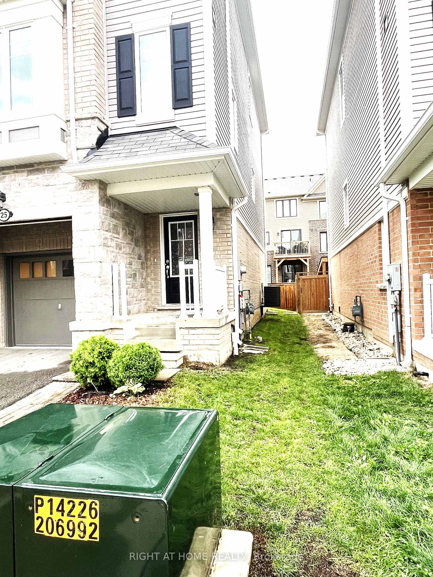 25-rapids-lane-hamilton-ontario-x13844108