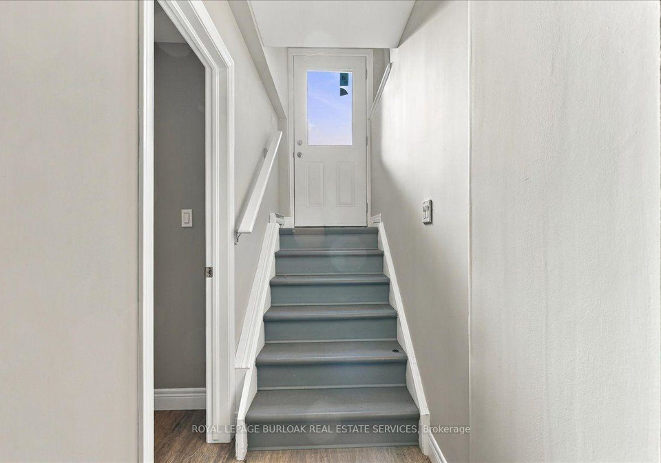 17-eby-street-s-kitchener-ontario-x13844736