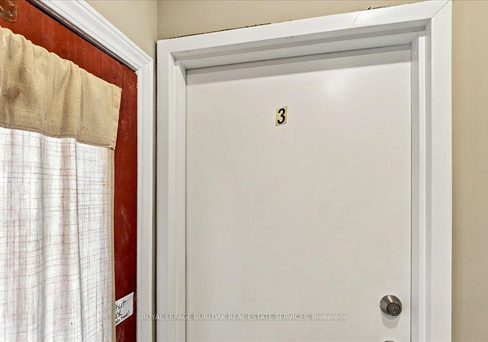 17-eby-street-s-kitchener-ontario-x13845352