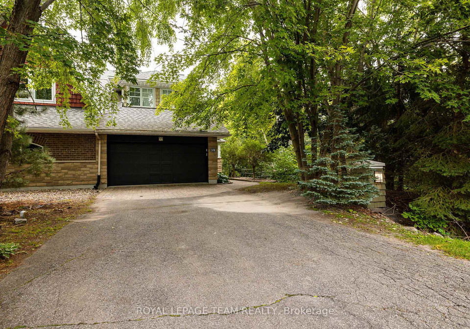 19-creeks-end-lane-ottawa-ontario-x13845704