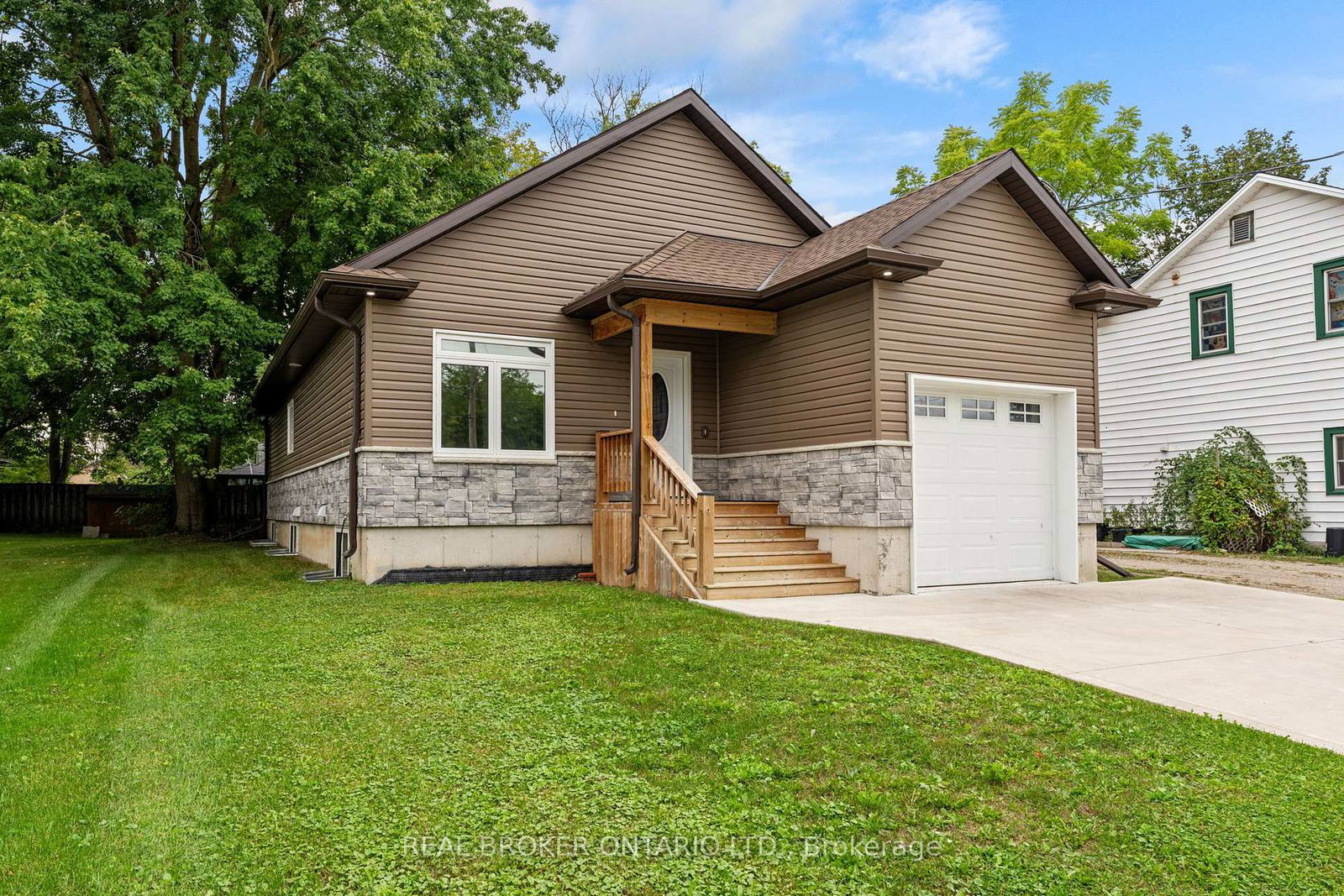 52-queen-street-huron-east-ontario-x13846110