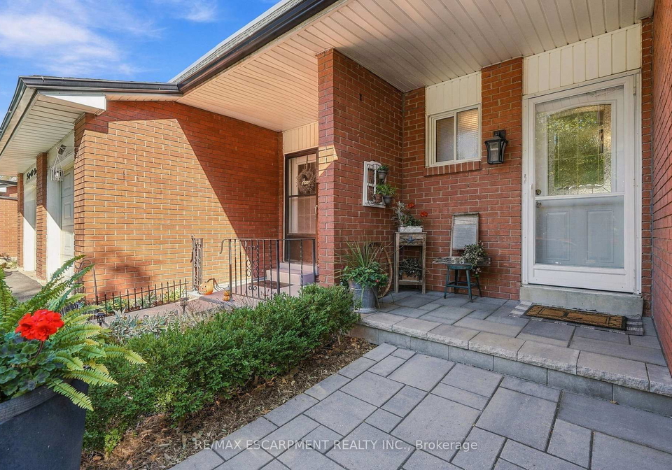 53-bryna-avenue-s-hamilton-ontario-x13846196