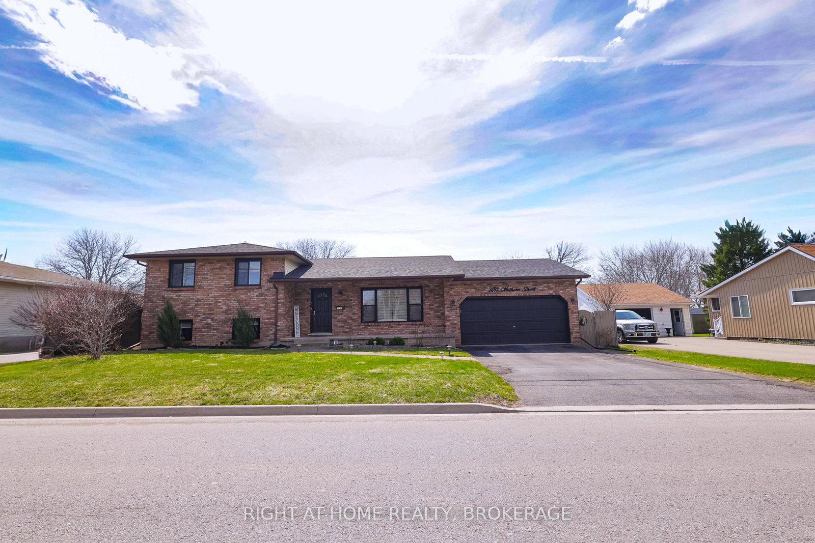 7698-mulhern-street-niagara-falls-ontario-x13846382