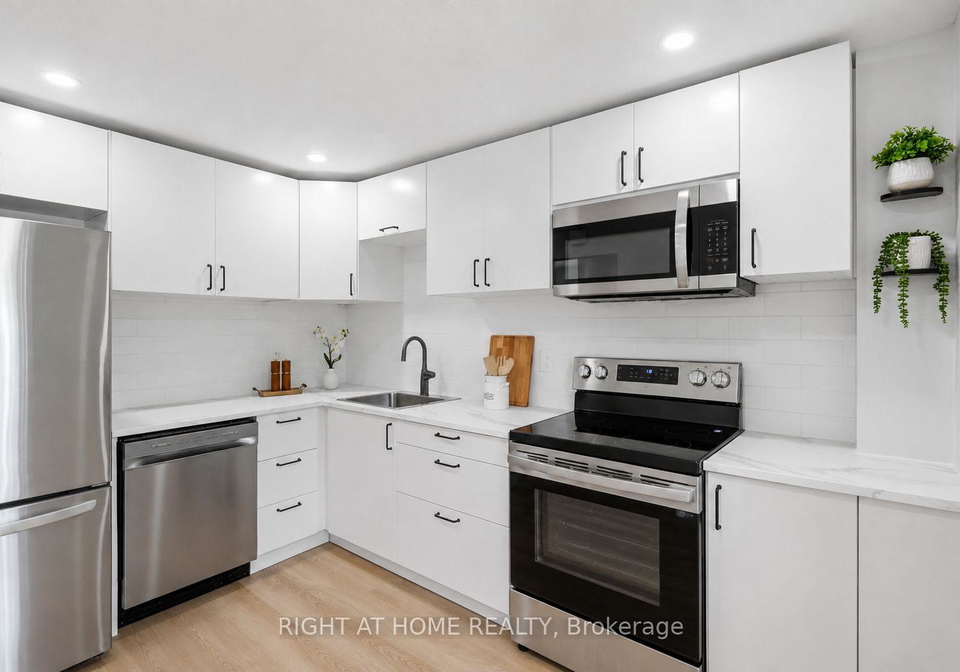 7874-jeanne-darc-boulevard-ottawa-ontario-x13846868