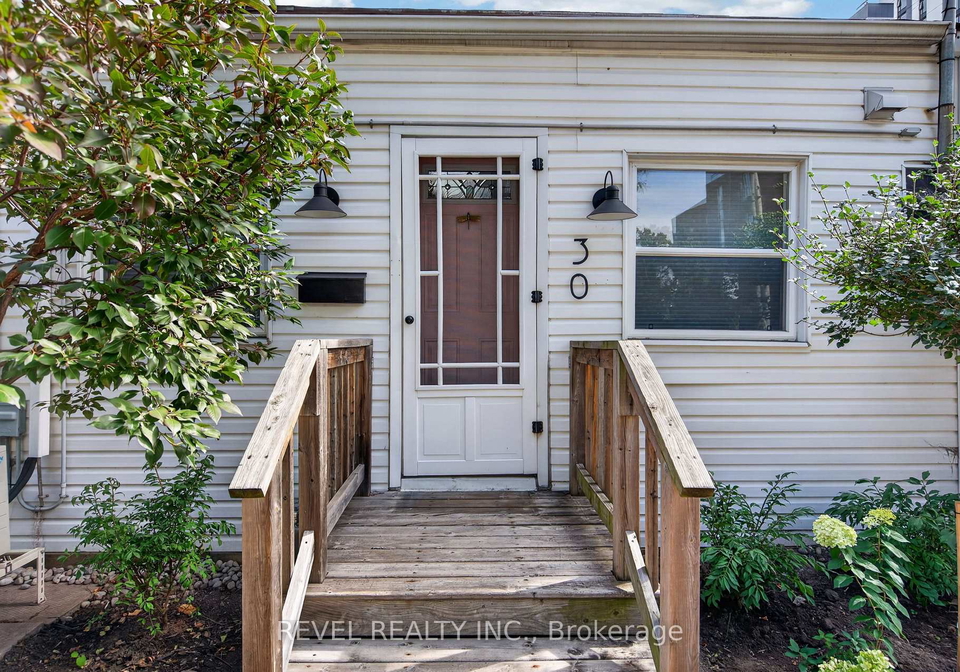 30-ray-street-n-hamilton-ontario-x13847018