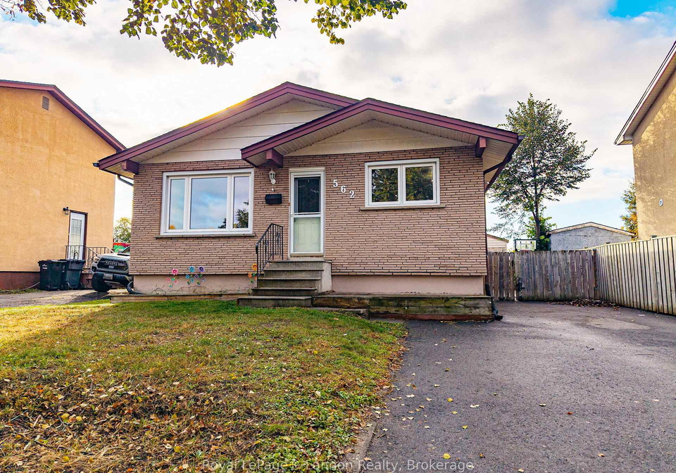 562-simon-fraser-drive-thunder-bay-ontario-x13847796
