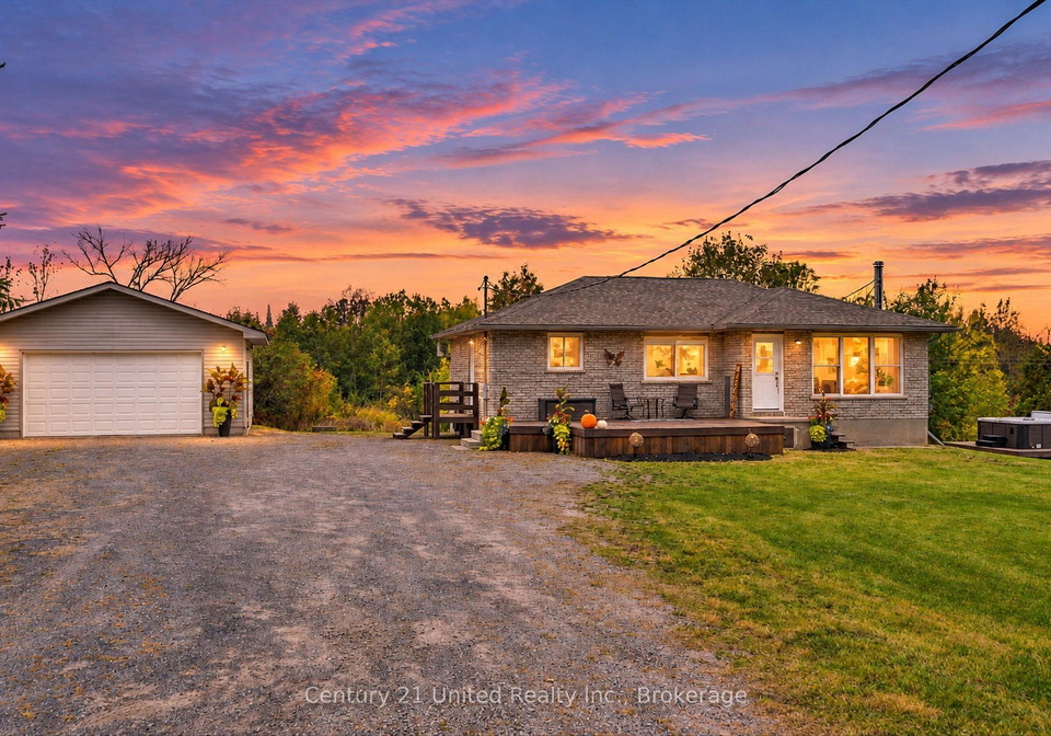 991-douro-third-line-douro-dummer-ontario-x13847812