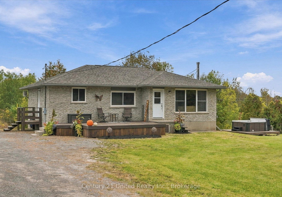 991-douro-third-line-douro-dummer-ontario-x13847812