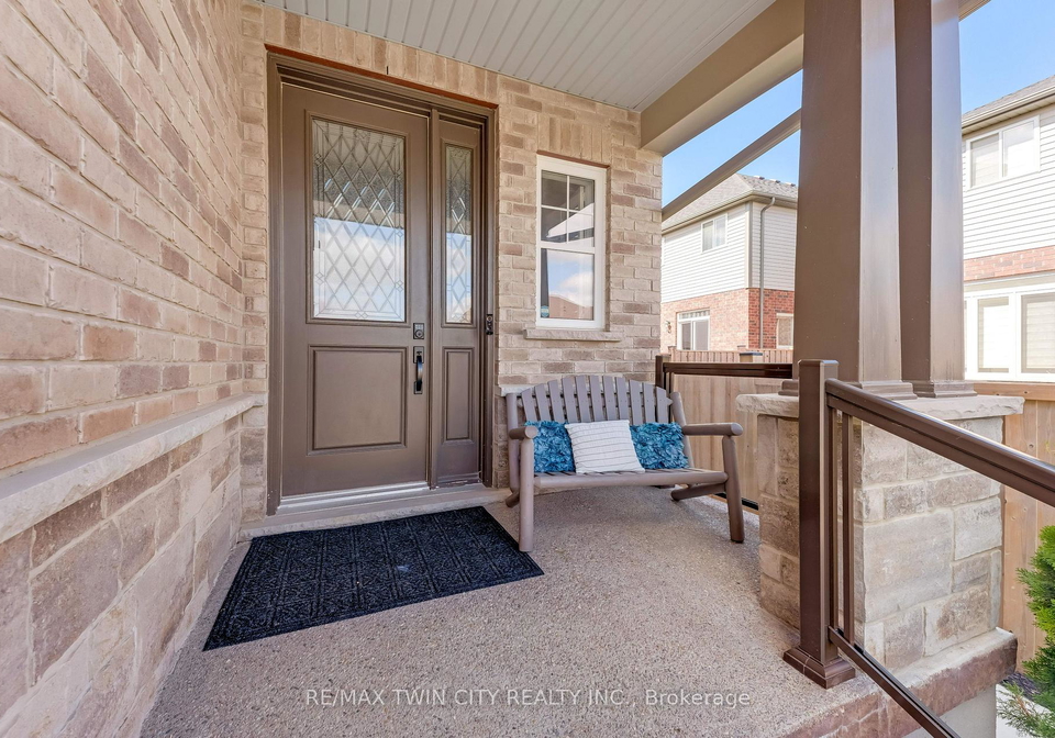 18-crossbridge-avenue-kitchener-ontario-x13848254