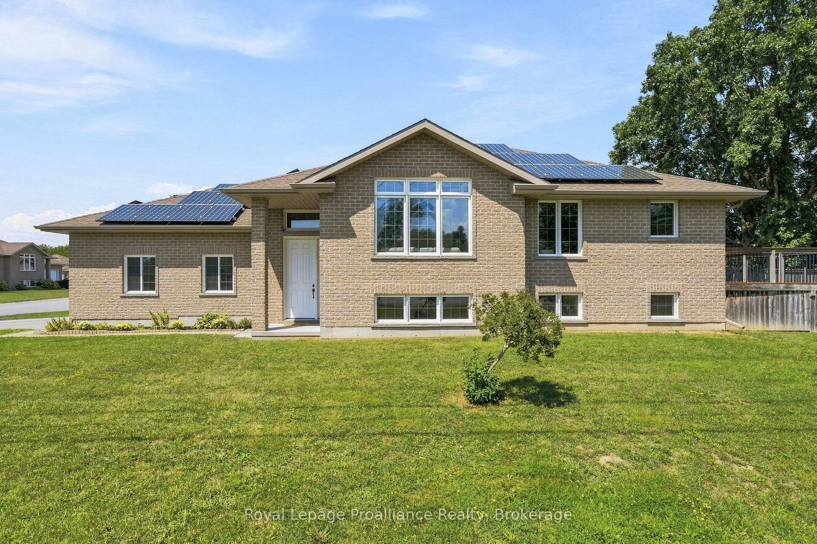 63-freedom-crescent-quinte-west-ontario-x13848288