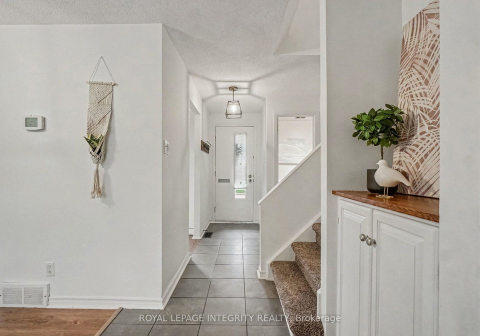 33-woodfield-drive-ottawa-ontario-x13848346