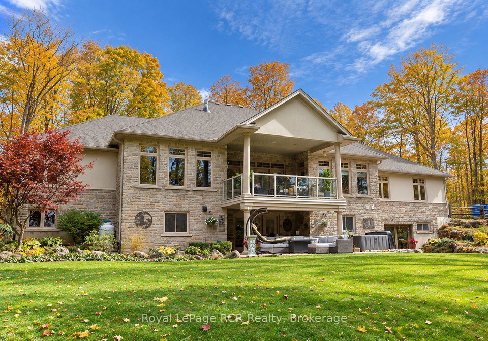 414498-baseline-road-west-grey-ontario-x13848392