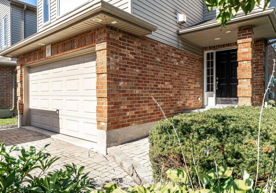 10-buckingham-drive-stratford-ontario-x13848774