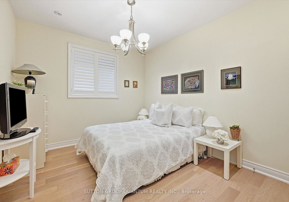 305-caledon-avenue-hamilton-ontario-x13848826